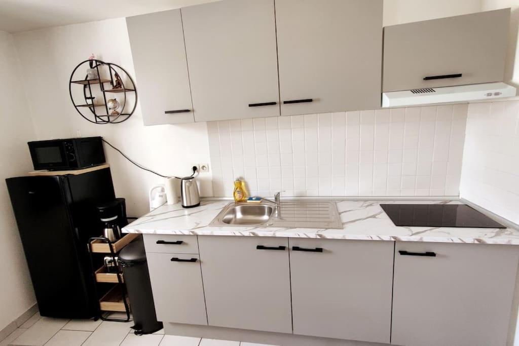Appartement Style Industriel Au Centre De Douai Luaran gambar