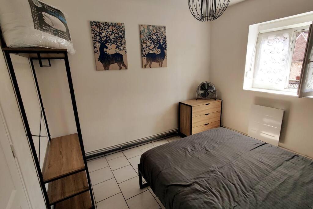 Appartement Style Industriel Au Centre De Douai Luaran gambar