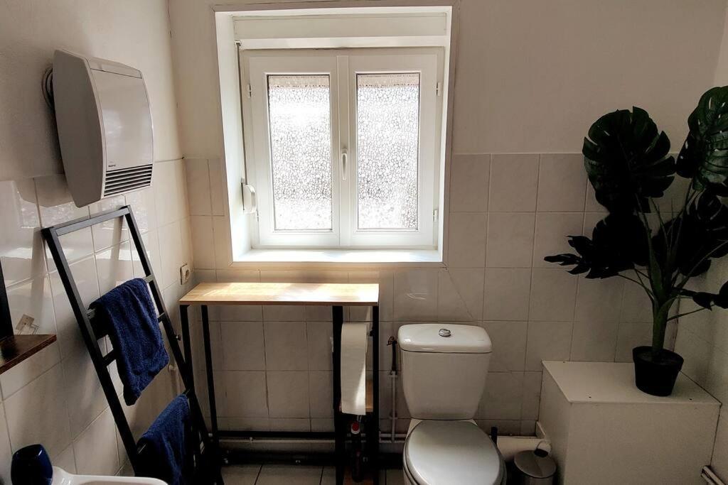 Appartement Style Industriel Au Centre De Douai Luaran gambar
